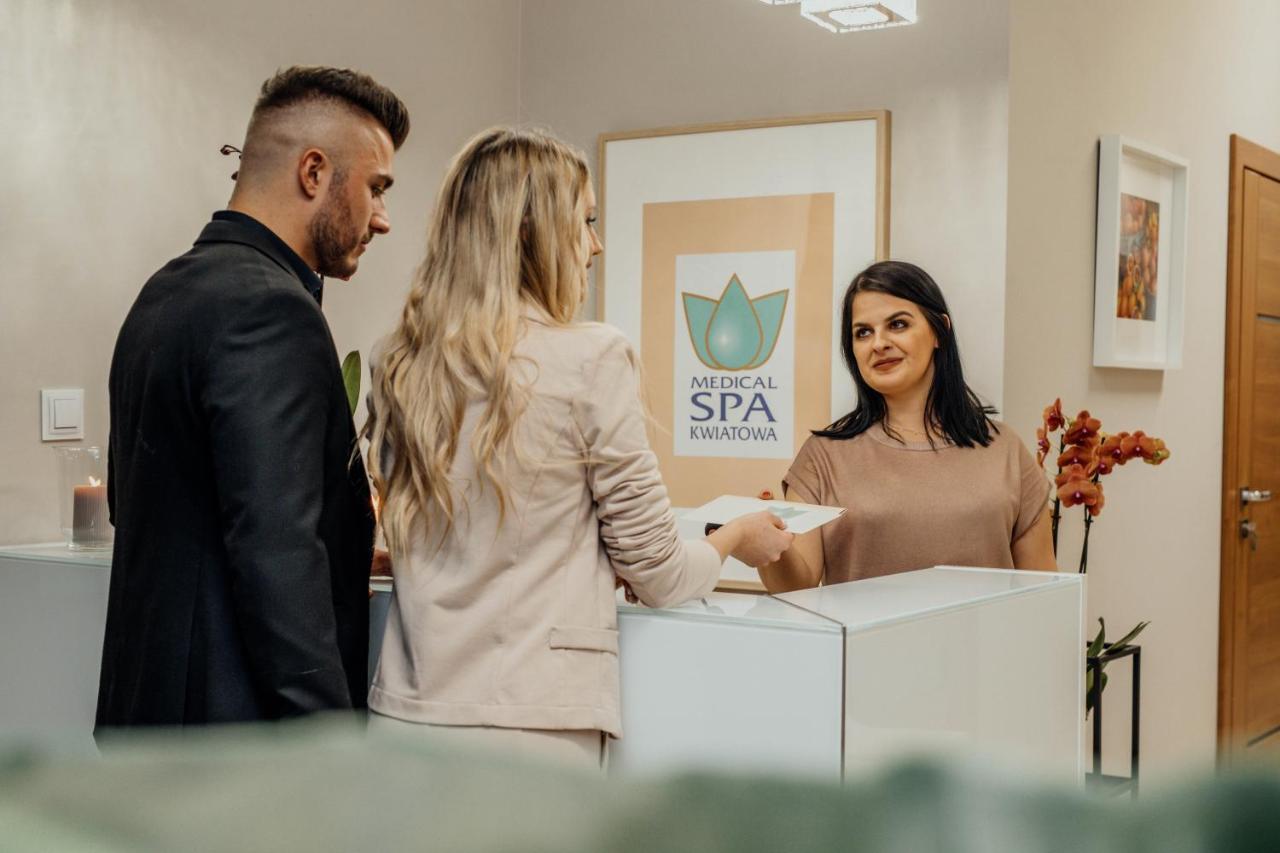 Medical Spa Kwiatowa Łęczyca Exteriör bild