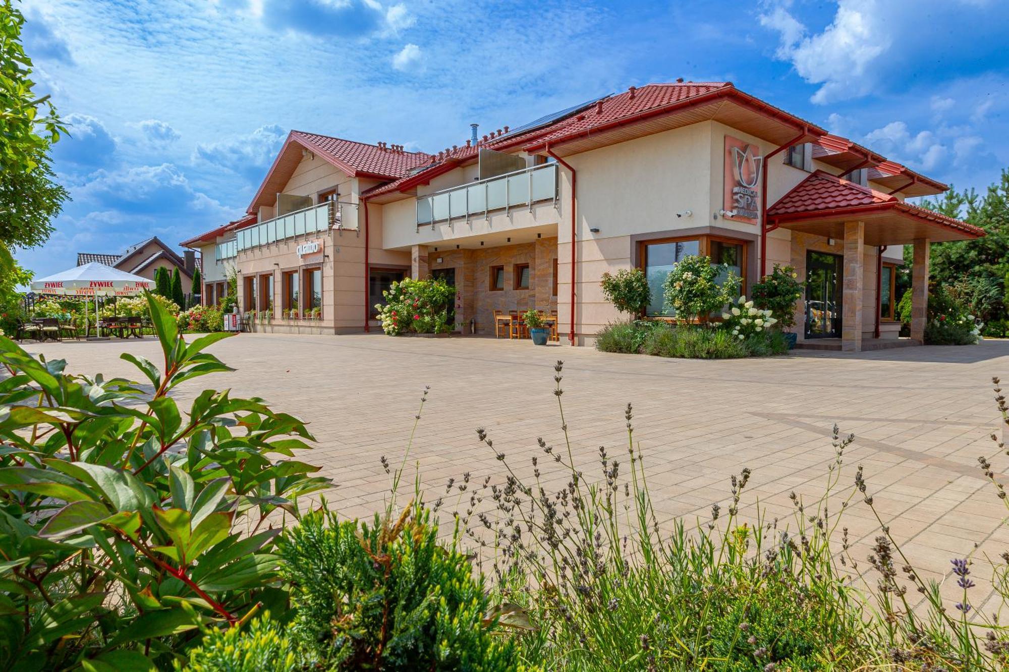 Medical Spa Kwiatowa Łęczyca Exteriör bild